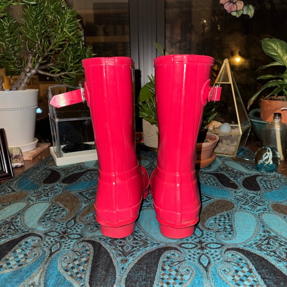 Women’s size 6 Hunter Pink Waterproof Boots - Picture 3 of 7